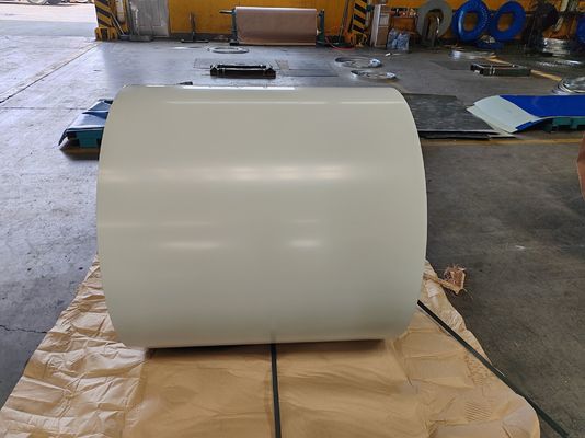 خرید کویل فولادی از پیش رنگ شده 700-1250 میلی متر با پوشش روی 30-275 گرم در متر مربع و پوشش بالایی 10-25 میکرومتر برای کاربردهای سقف و پانل های دیواری online manufacture